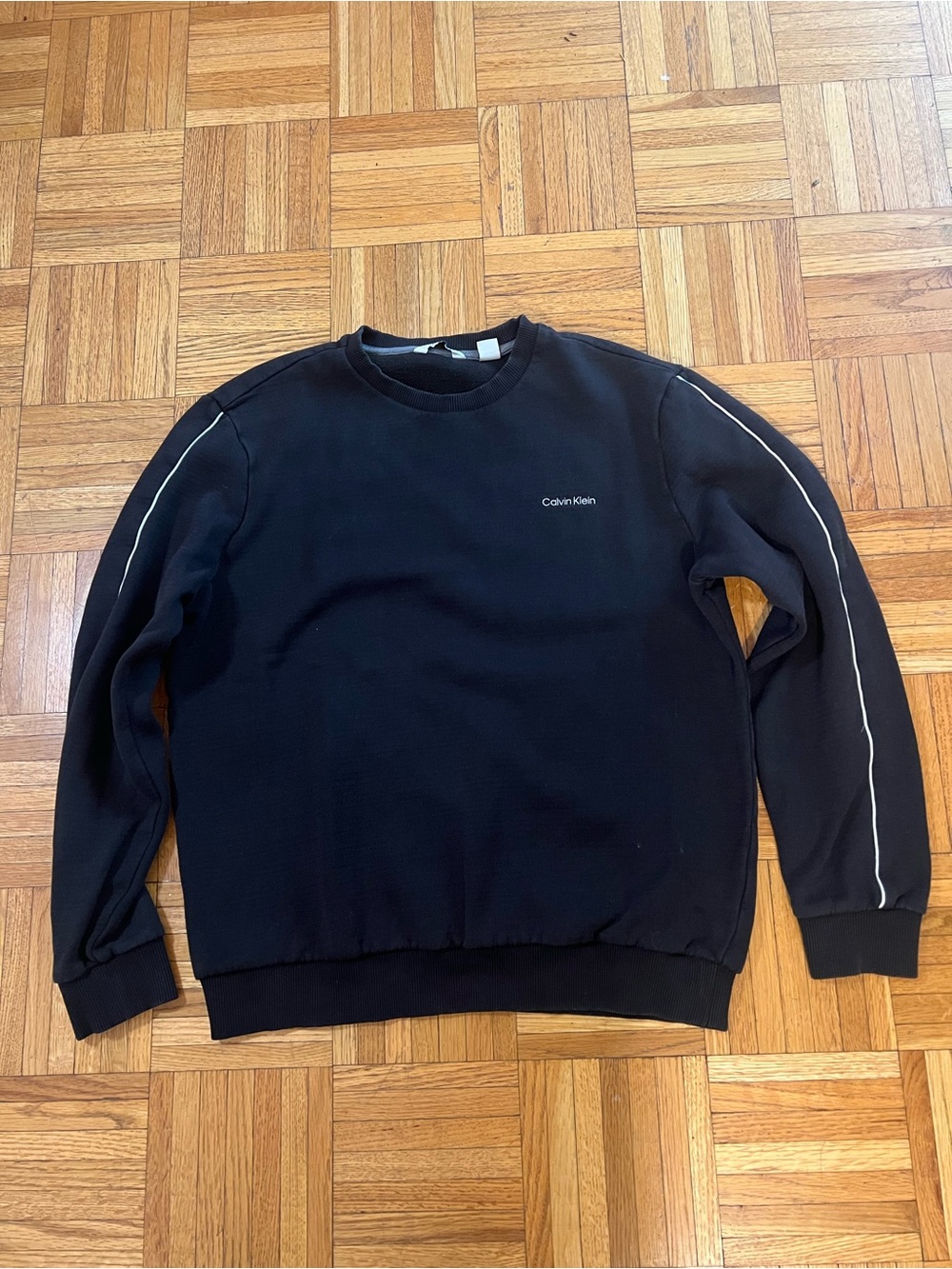 Calvin Klein Black Crewneck Sweater with Contrast Piping size medium